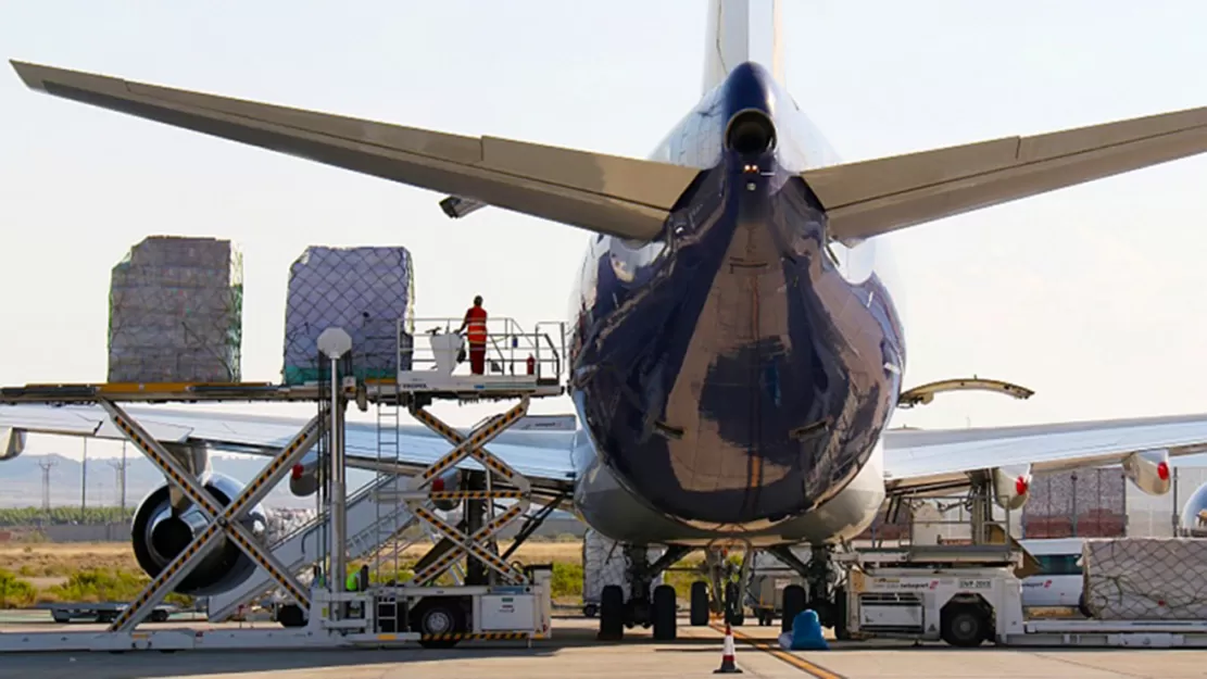 MERMA. El transporte de cargas en aerolíneas latinoamericanas cayó un 26% interanual el mes pasado. 