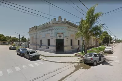 Prendió fuego y mató al perro del vecino