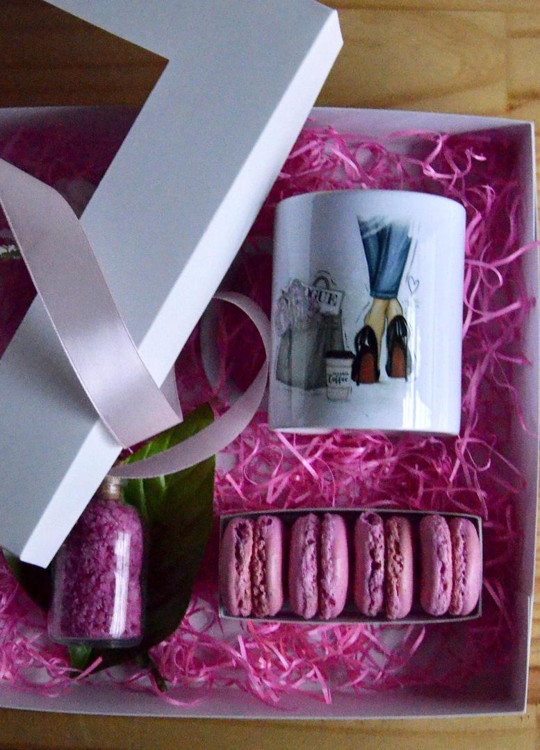 TREES EMPRENDIMIENTOS: Dulces, cajas y objetos decorados.