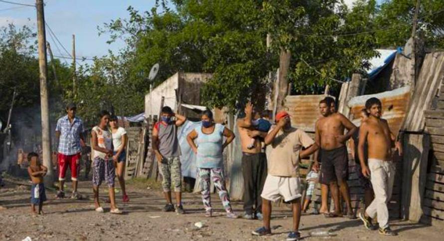 FUERTE SUBA. Desde el primer día de enero del año pasado al 30 de junio, más de 83.000 tucumanos cayeron en la pobreza.
