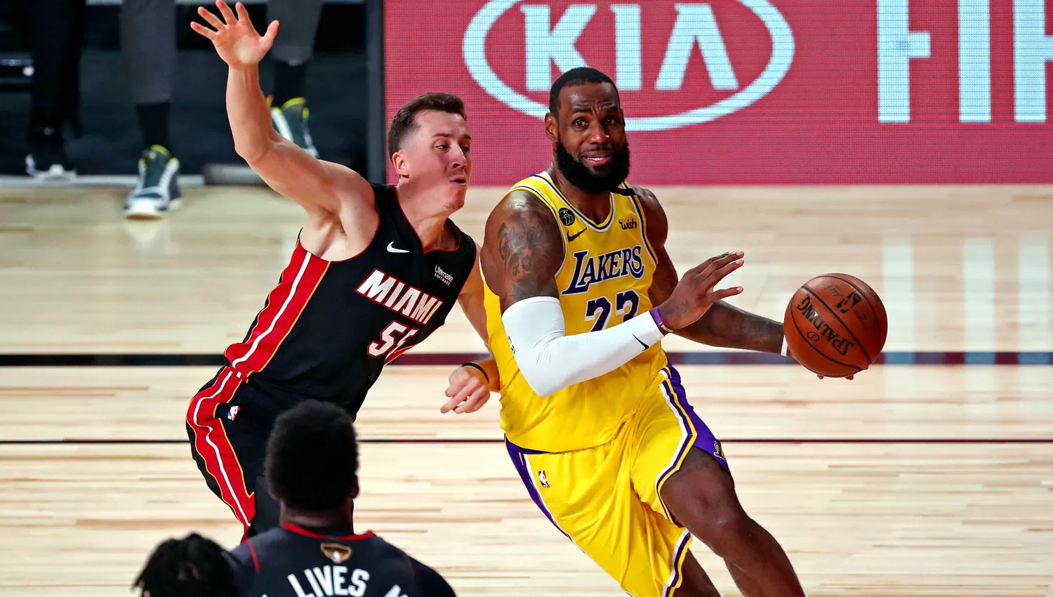 CANDIDATOS. Liderados por LeBron James, Los Angeles Lakers intentarán recuperar la corona perdida el año pasado.