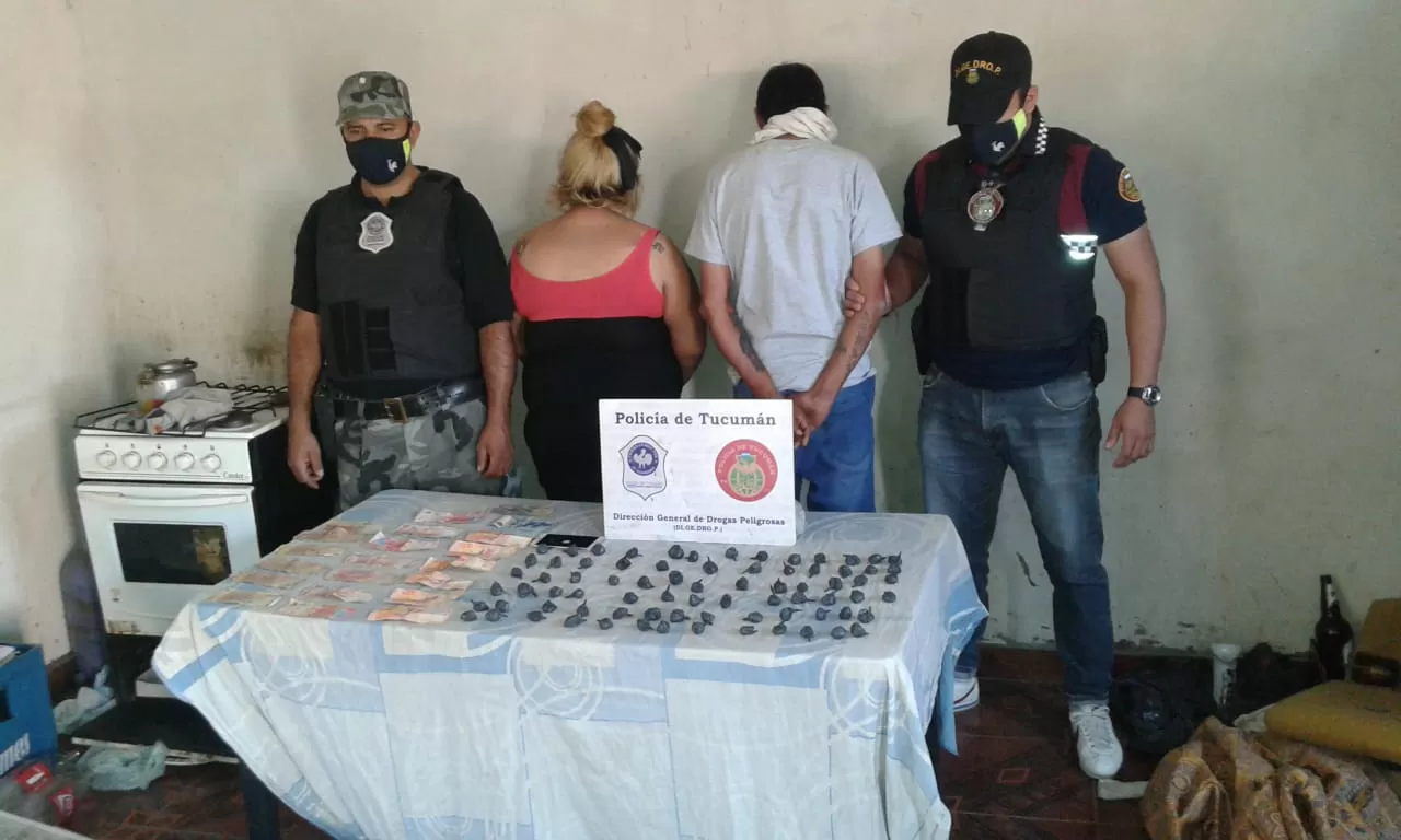 SOSPECHOSOS. La Policía secuestró drogas en el operativo. Foto: Ministerio de Seguridad