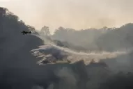 Fuego controlado: por qué los aviones hidrantes siguen sobrevolando el cerro San Javier