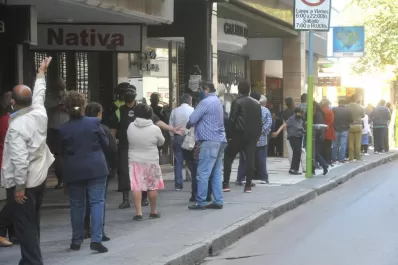 Confirman otras 16 muertes y 672 casos de coronavirus en Tucumán