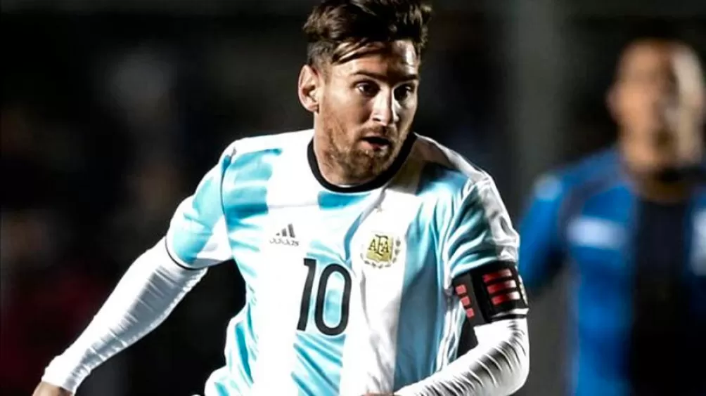 ARRIBO. Messi y el resto de los foráneos llegará mañana a la Argentina en vuelos charter, y a las 16.30 ya harán la primera práctica para el partido del jueves.