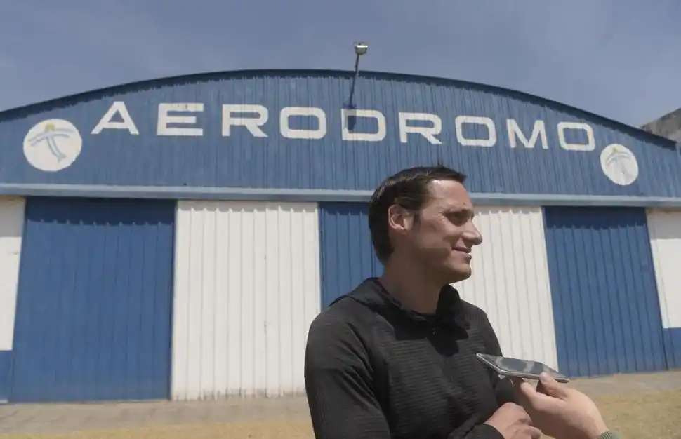 EMILIO PILOT. El piloto es dueño de la empresa que puso a disposición dos aeronaves para combatir el fuego del cerro de San Javier.  