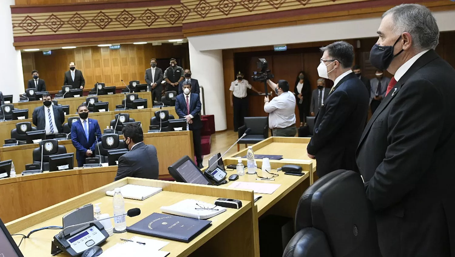 Osvaldo Jaldo, presidiendo una sesión de la Legislatura.