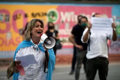 Coronavirus en Tucumán: Salud avanza en restringir; el comercio pide ampliar