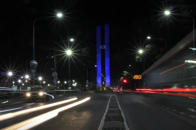 El Monumento al Bicentenario se iluminará de turquesa por el “Día de la Dislexia”