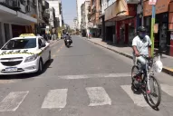 Caminar para ahorrarse el taxi: las historias detrás del paro de colectivos