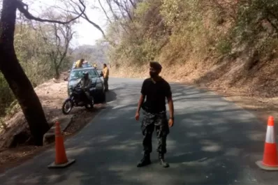 Aún hay focos de incendio y mantienen cortado el acceso a San Javier