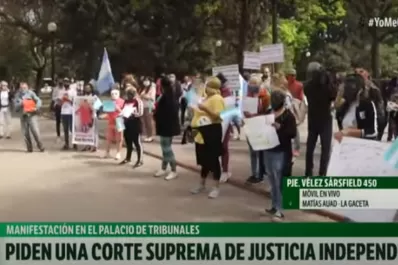 Pidieron la suspensión de Leiva como miembro de la Corte Suprema