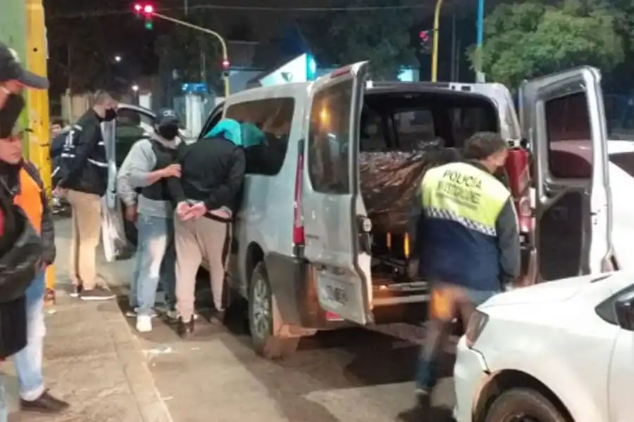 Cuatro policías fueron detenidos por el millonario robo a la empresa Luque