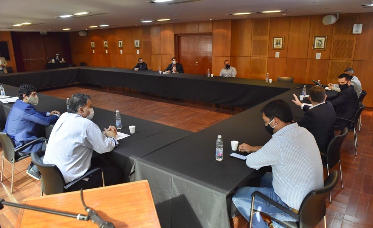 EN REUNIÓN. La comisión de Seguridad y Justicia, presidida por Vargas Aignasse. Foto: Prensa HLT