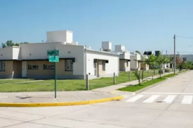 En vivo: el Presidente y Manzur entregan casas en Yerba Buena y en Lomas de Tafí