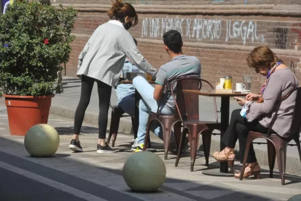 Los gastronómicos se quejan por la inoperancia del Gobierno para enfrentar la crisis