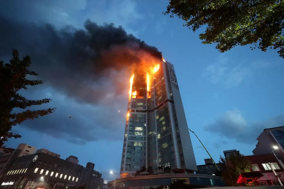  Terrible incendio en Corea del Sur. fotos REUTERS
