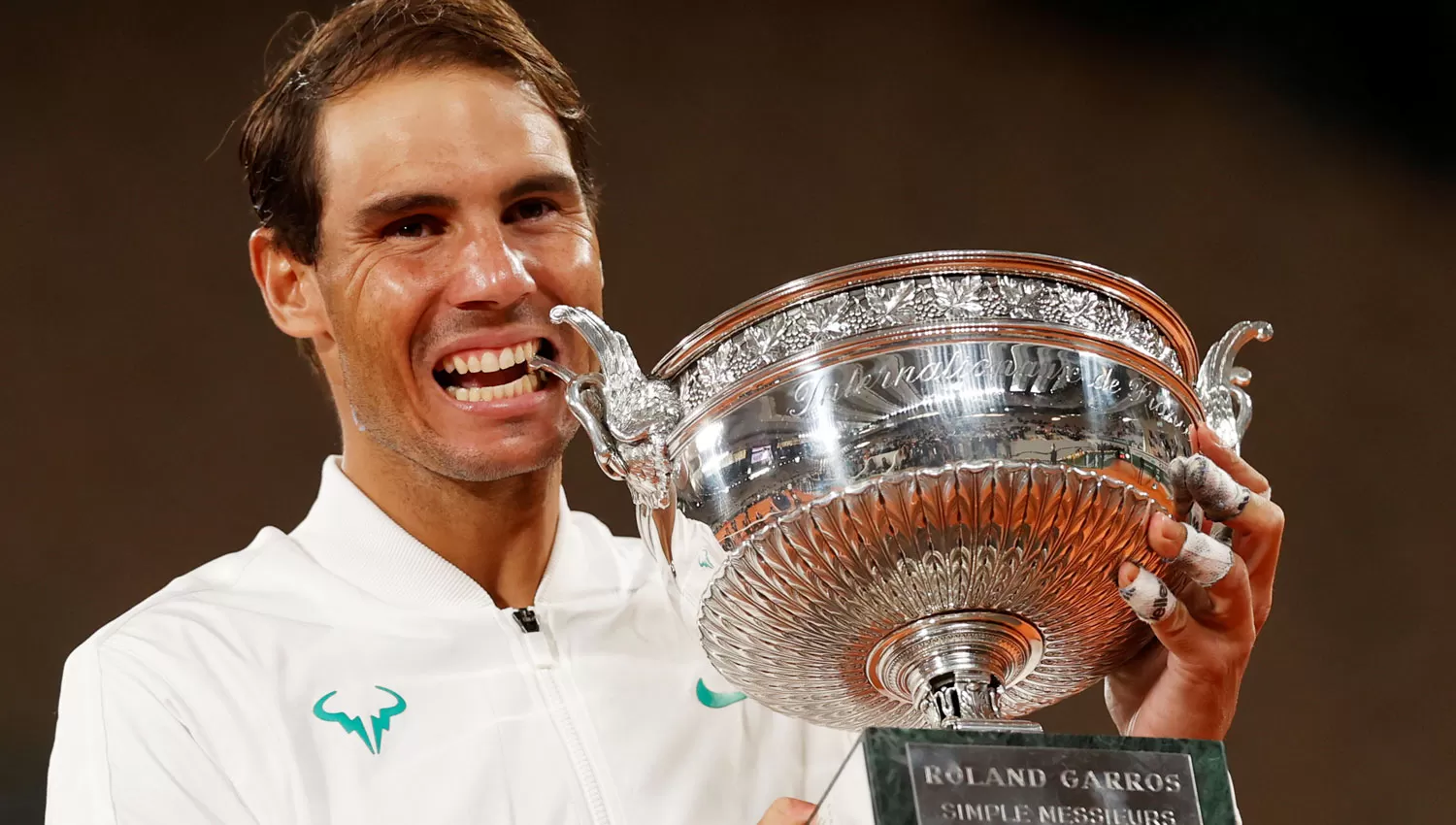 SIGUE HACIENDO HISTORIA. Nadal, de 34 años, llegó a su victoria número 100 en París.
