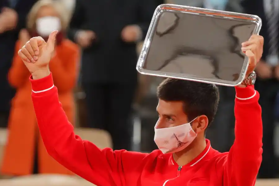 SUPERADO. Por tercera vez, Djokovic perdió ante Nadal en Roland Garros. 
