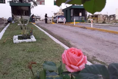 Con baldes y mangueras, vecinos del country Loma Linda sofocaron un incendio