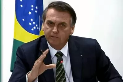 Pese a la situación sanitaria, brasileños llenaron masivamente playas de gran parte del país