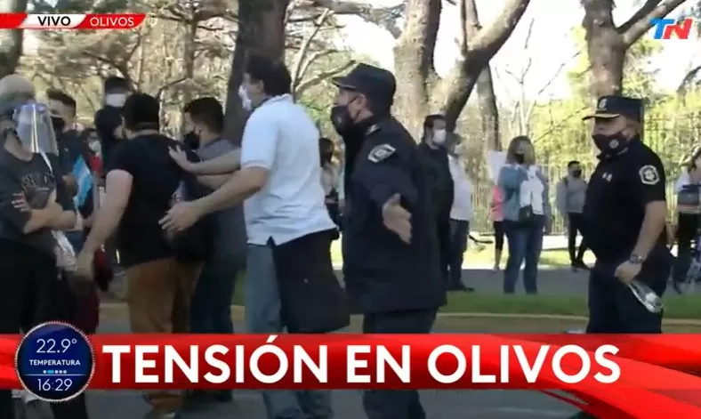 Banderazo: manifestantes a favor y en contra del Gobierno se cruzaron en Olivos