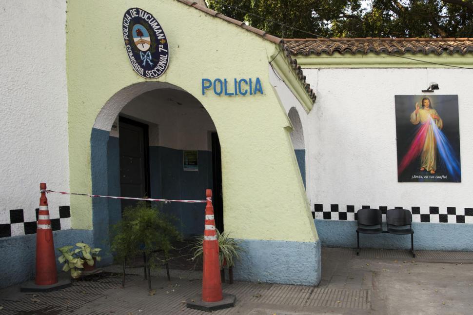 Cuáles son las medidas con las que los efectivos combaten a la covid-19 en las comisarías