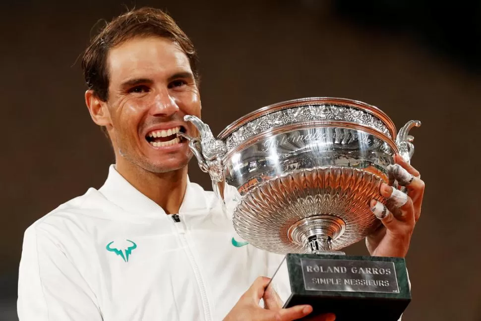 EMOCIONADO. Nadal sumó su títuló número 20 de Grand Slam e igualó el récord de Roger Federer. 