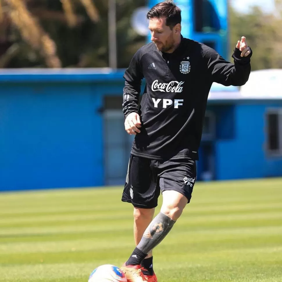 AMARGA EXPERIENCIA. Lionel Messi estuvo en el equipo que fue goleado por Bolivia. Mañana buscará revancha. 