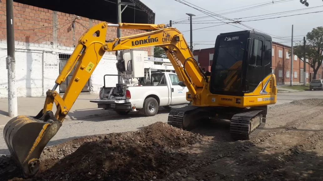 Mejoras en la ciudad: pavimentan un sector de calle La Rioja