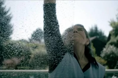 Tucumano en Suiza: un cortometraje que describe con imágenes cómo es el desamparo