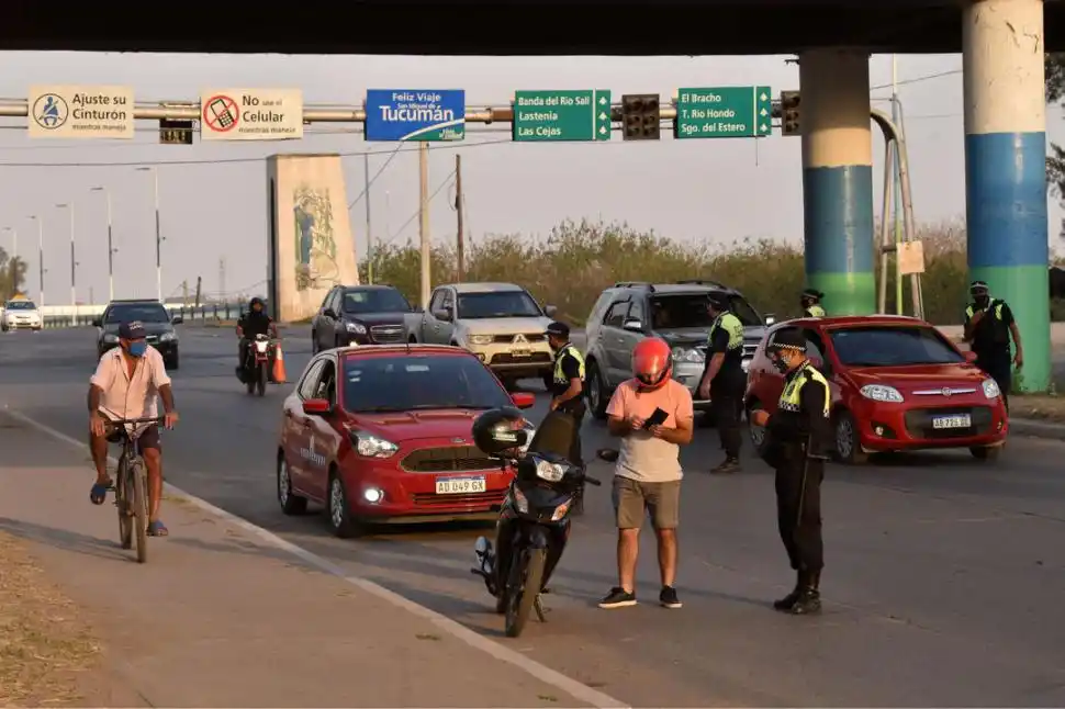  EN LOS ACCESOS. Se mantendrán los controles para la circulación.  