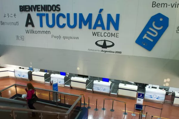 El cepo a las cuotas de los vuelos al exterior provocó una suba en los pasajes dentro del país