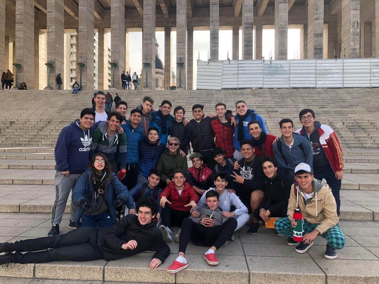 Francisco Gómez López y sus compañeros, en un viaje de estudiantes en 2019.