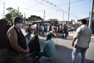 Concepción: acampan frente a la casa del intendente Sánchez para reclamar la reapertura de las ferias