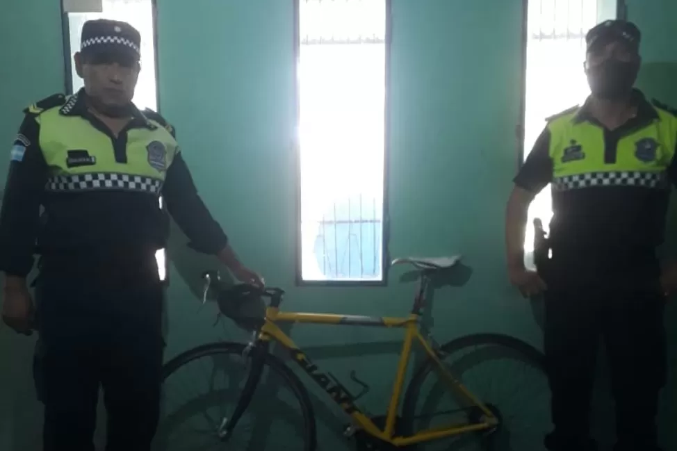 Un biker violó las restricciones del COE y le secuestraron la bicicleta