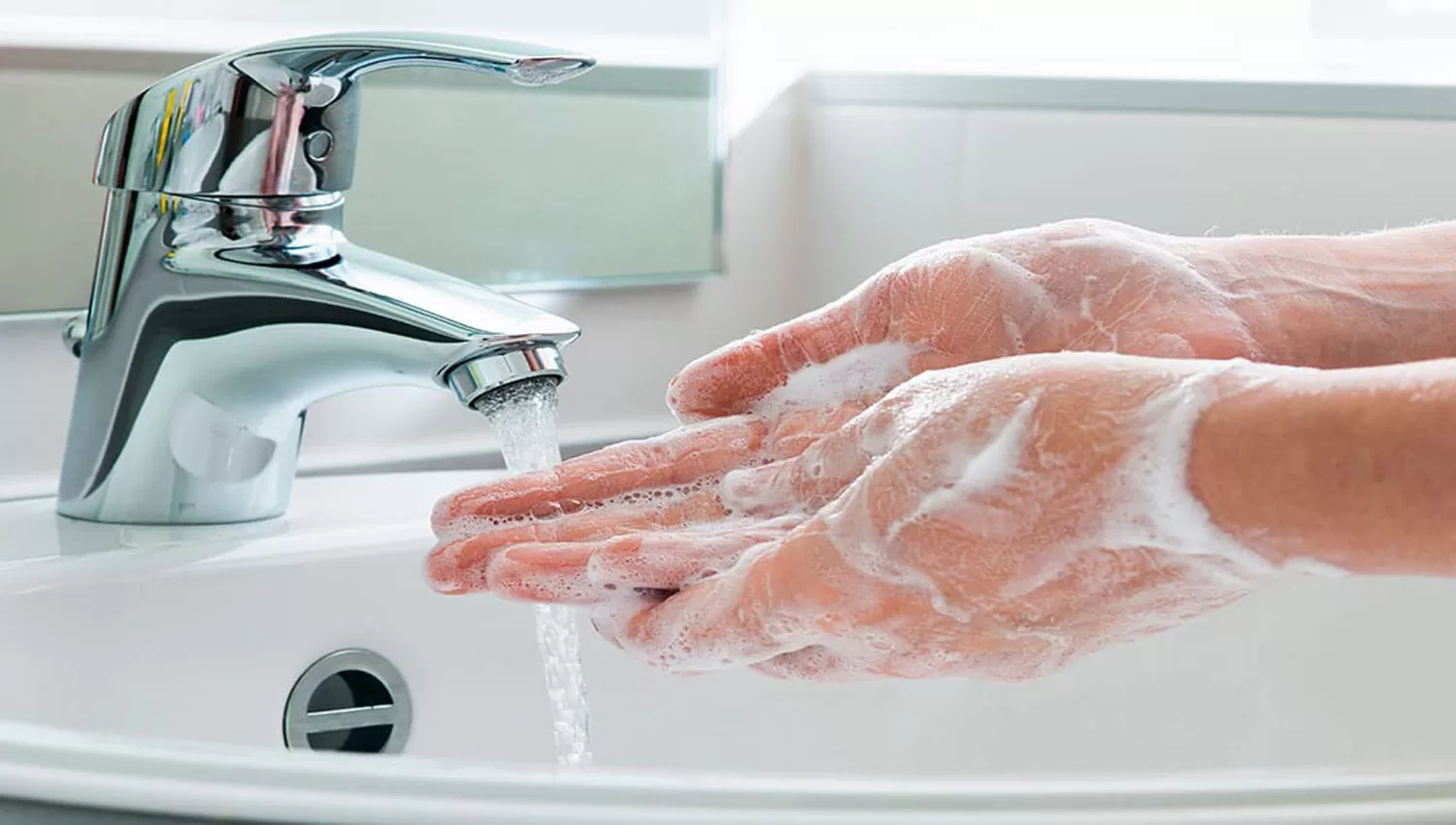 SENCILLO Y FUNDAMENTAL. Para minimizar el contagio hay que mantener la higiene de las manos.