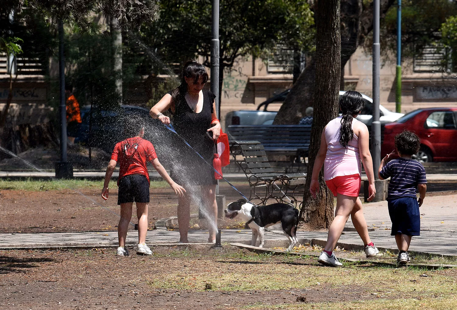 DE VERANO. Los tucumanos soportaron altas temperaturas en las últimas horas. LA GACETA/FOTO DE JOSÉ NUNO 