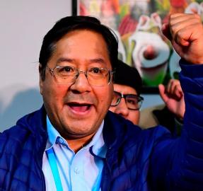 Podcast: ¿Quién es Luis Arce, el candidato que arrasó en las elecciones de Bolivia?