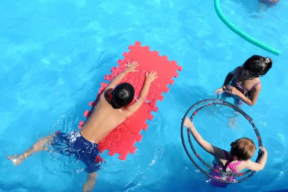 SEGURIDAD. Entre las normas de seguridad en sitios como los clubes debería figurar la existencia de desfibriladores. 