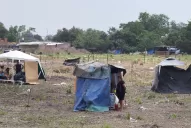 Llegaron más ocupantes y crece la tensión en los terrenos donde hallaron a Abigail