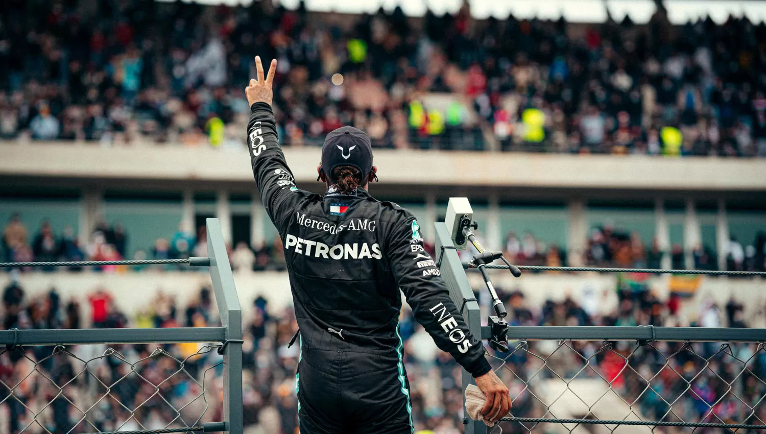 EN V. La victoria es una marca registrada de Hamilton, que se llevó ocho de las 12 carreras de la temporada.