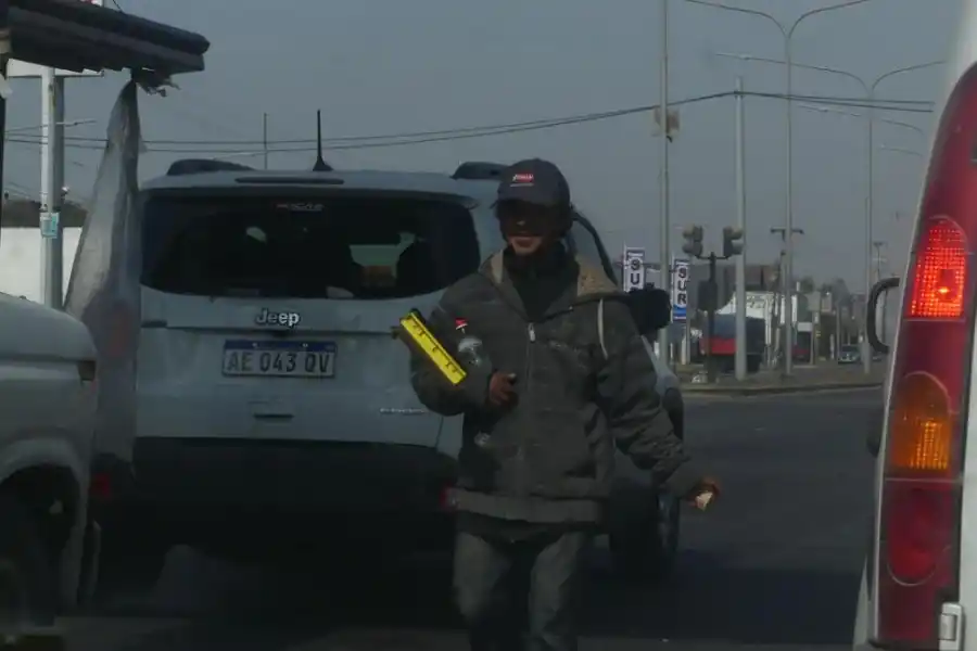 DE AUTO EN AUTO. Cuando se enciende el rojo, empieza la búsqueda.