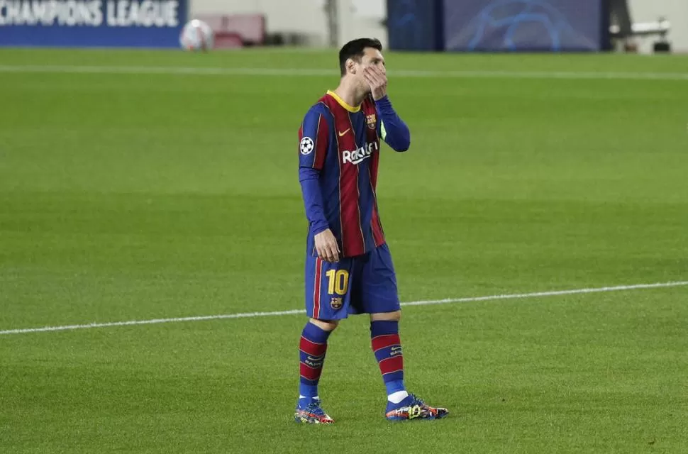 UN PASO ATRÁS. Lionel Messi no encontró la fórmula para vulnerar el arco de los “Merengues”. 