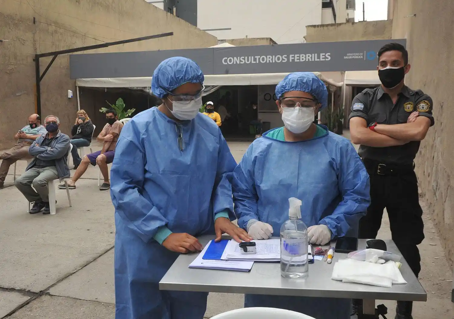 El riesgo del contagio por aire: los expertos advierten sobre actividades cotidianas