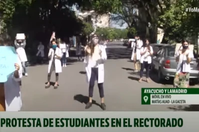 Estudiantes de medicina reclamaron respuestas administrativas para finalizar la carrera
