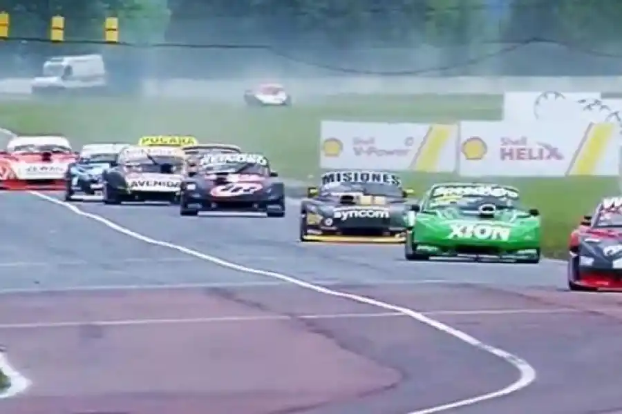 COMO LA PRIMERA VEZ. Bestani durante la prueba que realizó a principios de año con el Ford Fiesta Kinetic, precisamente en el autódromo donde correrá mañana.   