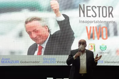Manzur y Jaldo homenajearon al ex presidente Néstor Kirchner