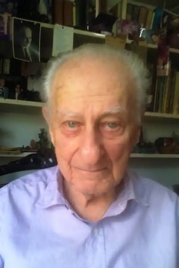 Alfredo Fenik: “un actor debe convertir en verdad un mero texto”