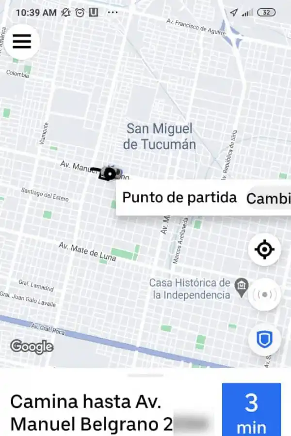 EN PLENO TRSLADO. En Facebook circula una imagen que probaría le traslado mediante Uber en la Capital.